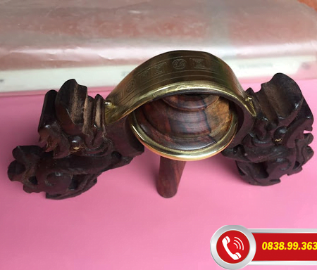 chân tì hưu gỗ mun