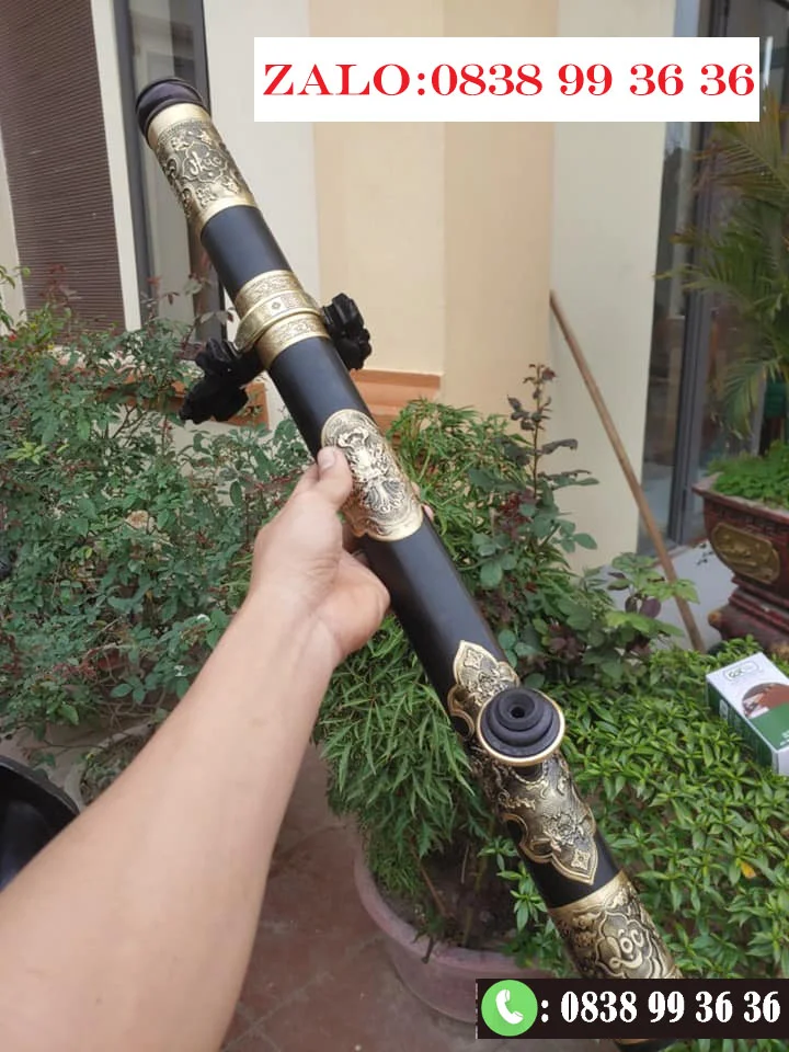 điếu cày bọc đồng hoa văn đẹp - chi tiết thân đồng nổi và đường nét thủ công