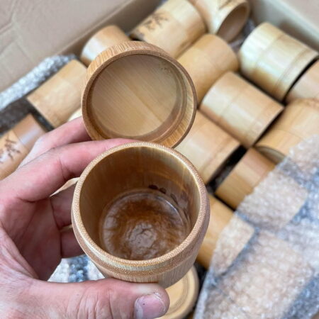 Hộp tre đựng thuốc lào